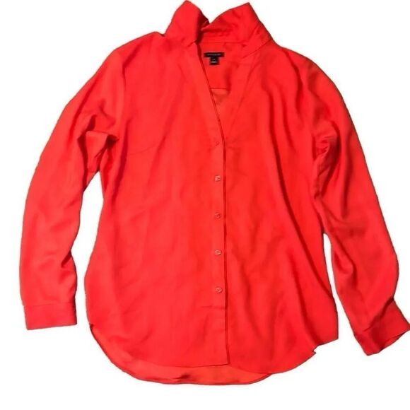 Ann Taylor red button up blouse size medium, never - Picture 1 of 3